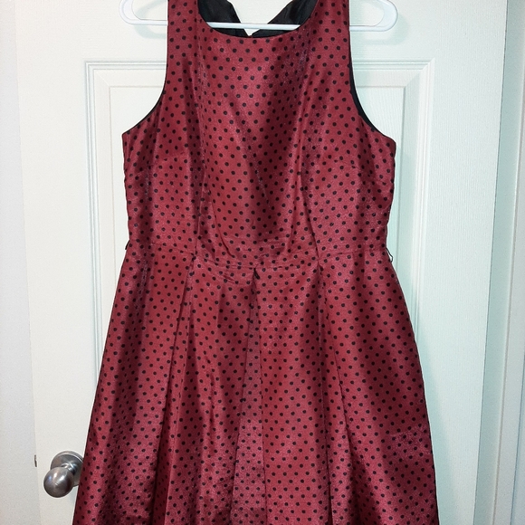 Red polka dot dress - Picture 3 of 10